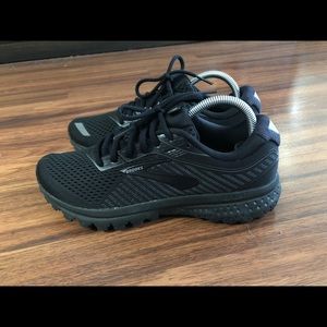 Brooks Ghost 12 size 8.5 women’s